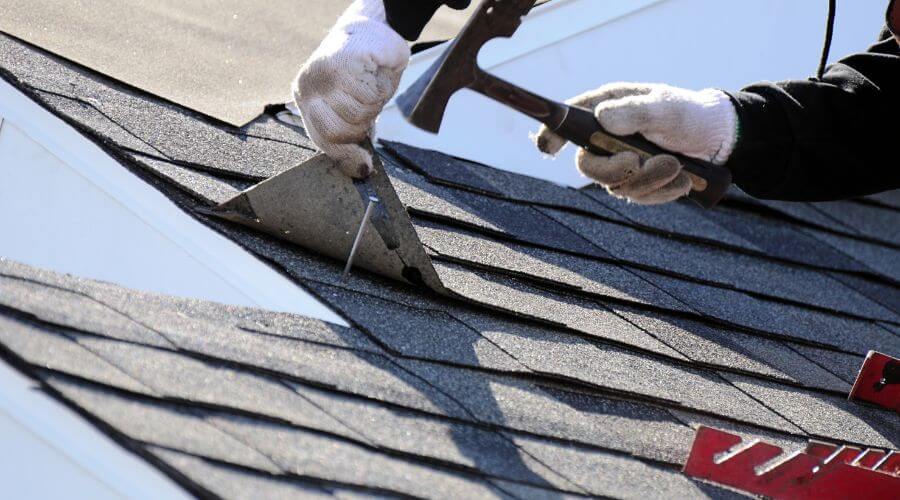 Professional gutter cleaning in Saint Georges, DE